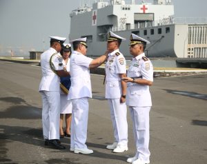 Serah terima jabatan Dansatkat Koarmada II di Dermaga Ujung Surabaya, Jum'at (22/6).