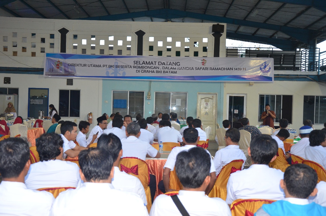 Pererat Hubungan Dengan Karyawan, Dirut BKI Buka Puasa Bersama di Batam