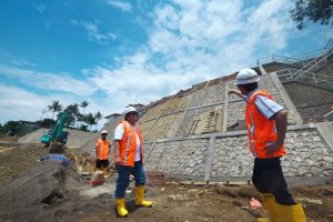 Pembangunan infrastruktur air bersih Kementerian PUPR oleh PT. Indra Karya (Persero).