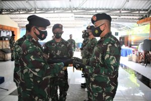 Serah terima dua komandan KRI di jajaran Koarmada II.