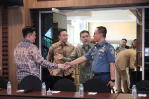 Foto Pembiacara Namarin Roundtable 2025 sedang beramah-tamah. (Dok ; Maritimnews).