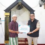 Serah terima bantuan fasilitas ibadah dari IPC TPK kepada Pengurus Mushalla Nur Hidayah