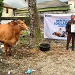 Penyerahan hewan kurban dari IPC TPK kepada Musholla Al-Ikhlas Tanjung Priok