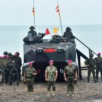 Panglima TNI Sandang Warga Kehormatan Korps Baret Ungu